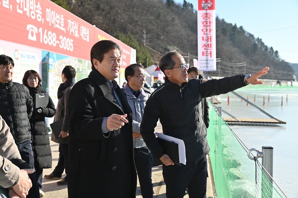 강원경찰청장, 화천 산천어 축제장 점검-1